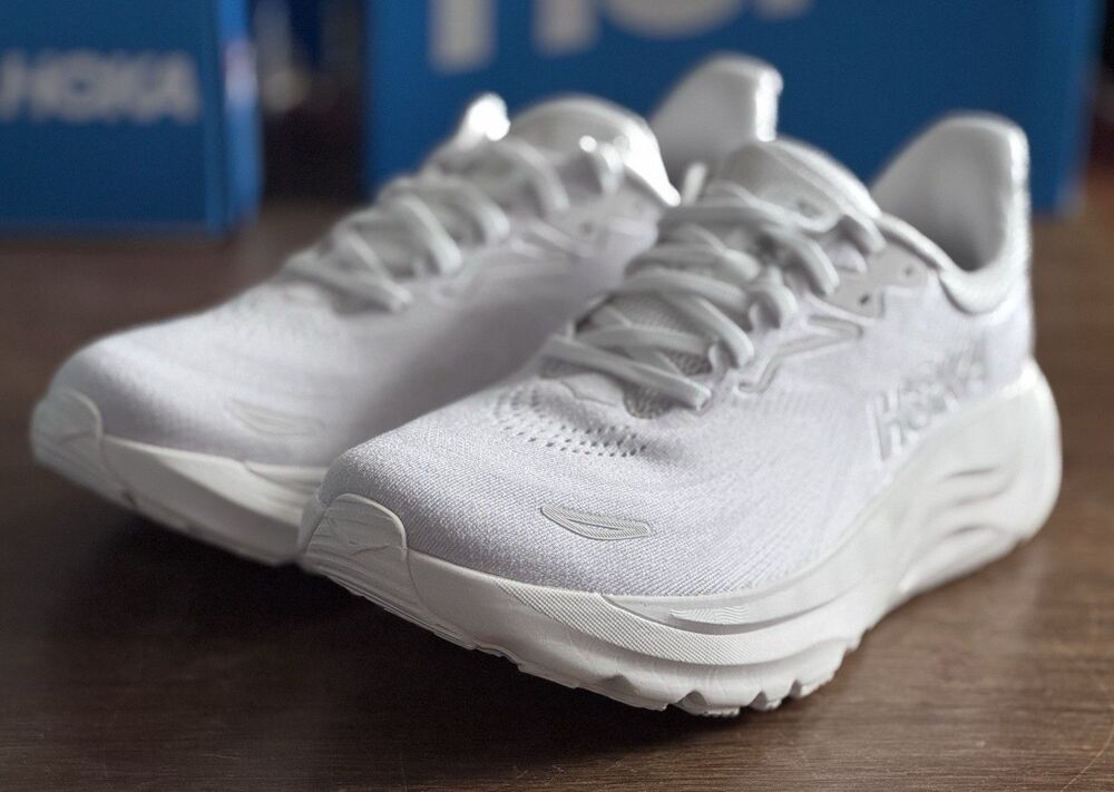 Women’s Size 8 HOKA Arahi 8 D Wide White White 1168711-WWH NIB